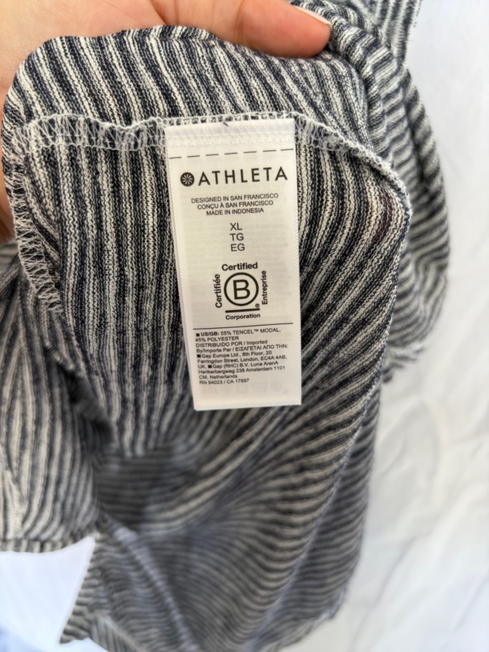 Athleta Breezy Navy & White Striped Sleeveless Tank - XL - Picture 4 of 12